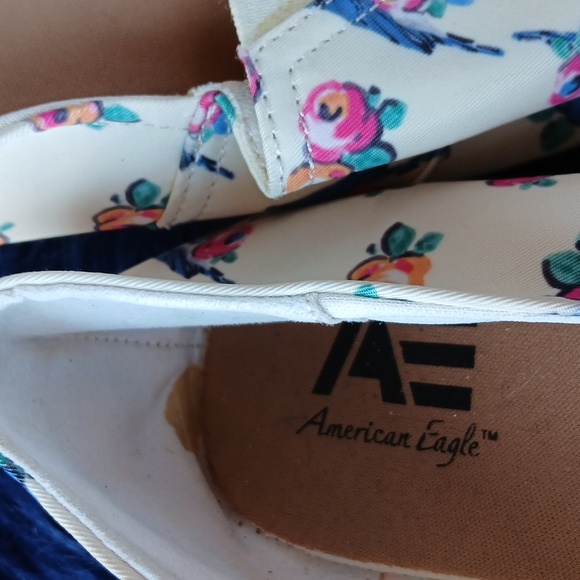 American Eagle Outfitters White and Blue Espadrilles Floral Design - Picture 5 of 6